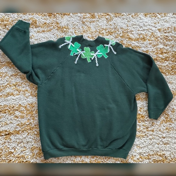 ☘️ Vintage 90s St. Patrick’s Day "Grandma Core" Sweatshirt - Picture 2 of 5